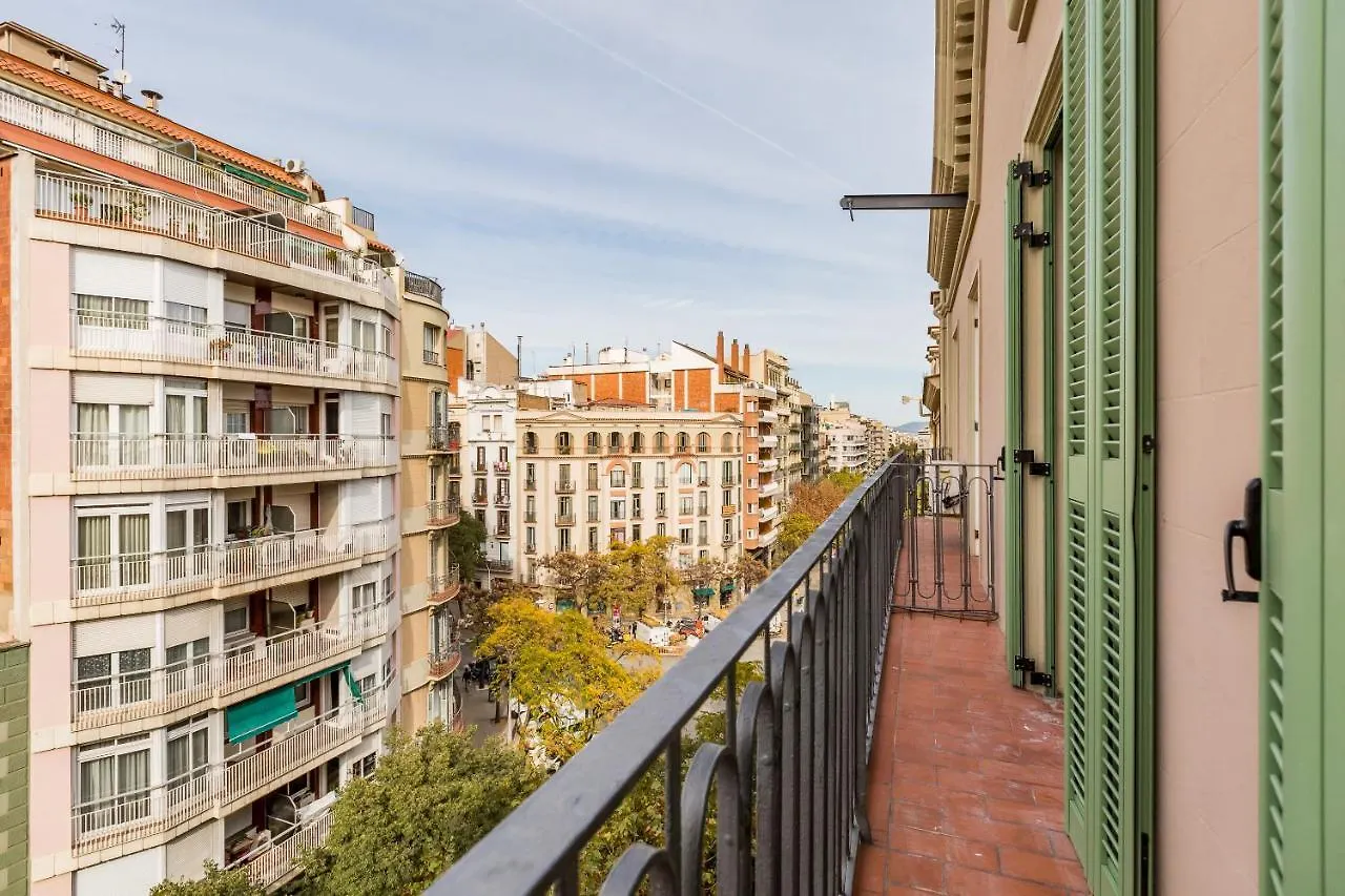 4Br - 2Bh Apartment 2 Min From Sagrada Familia Barcelona