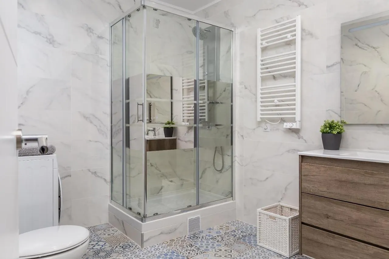 4Br - 2Bh Apartment 2 Min From Sagrada Familia Barcelona